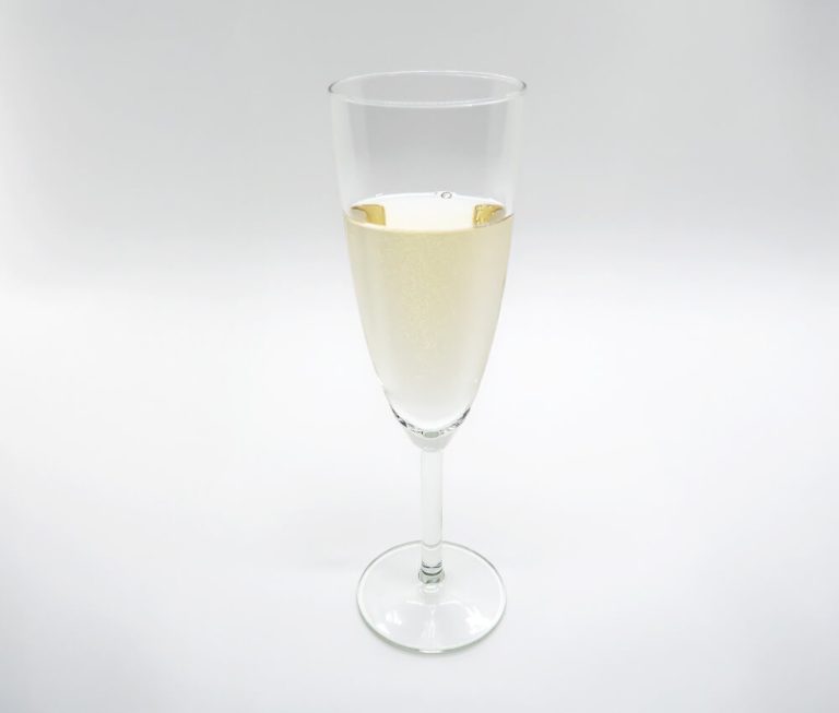 juhlaan-kuohuviinilasi-b